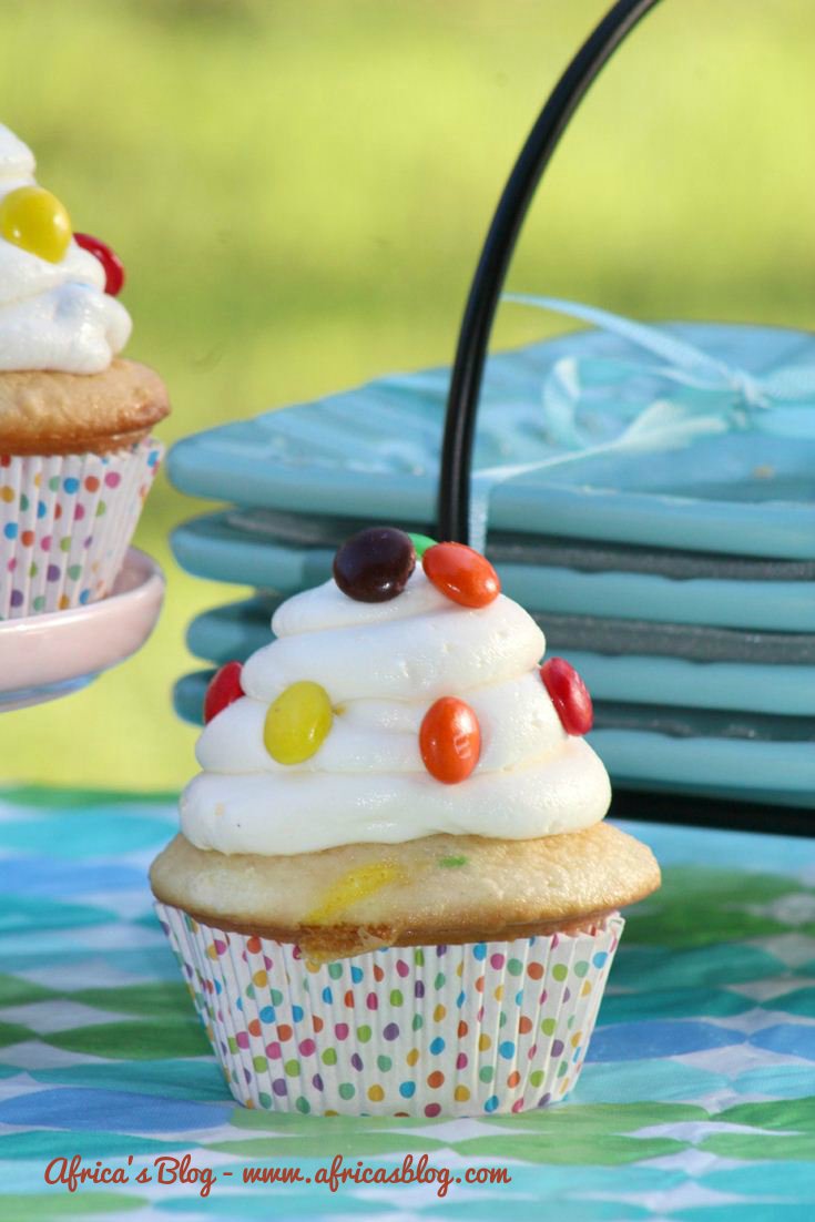 Vanilla M&M Cupcakes w/M&M Buttercream Frosting - #Recipe