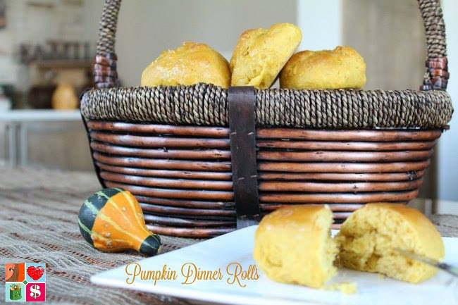 Pumpkin Dinner Rolls Recipe #12daysof Thanksgiving