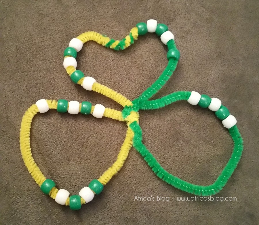 St Patricks Day Craft Tutorial Pipe Cleaner Shamrock - feature