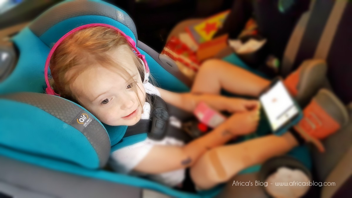 Keeping kids occupied on the plane with Kidz Gear Wireless Headphones!!