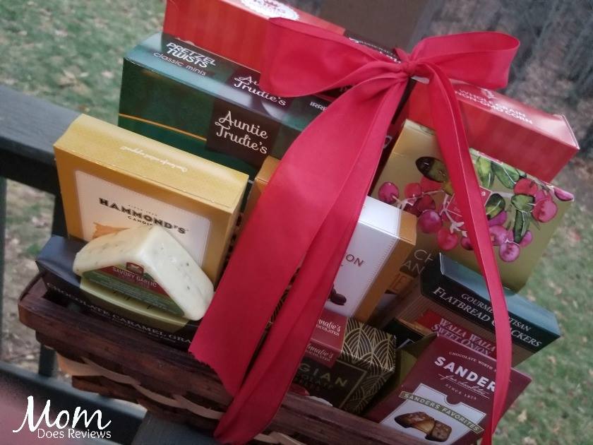 Gourmet Gift Baskets - Christmas Basket Giveaway!! (ends 12/16)
