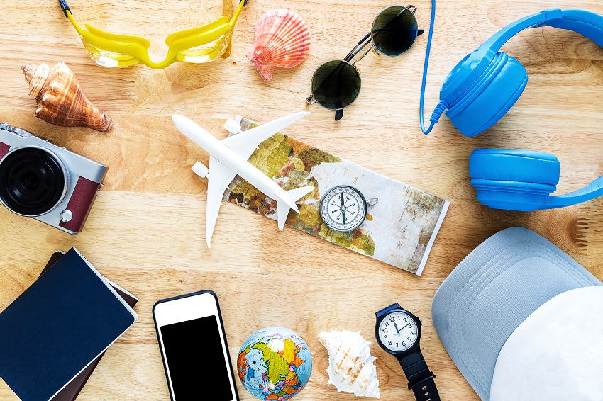 How to Stay in Touch with Family While Traveling! #Travel #TravelAbroad #StayingConnected